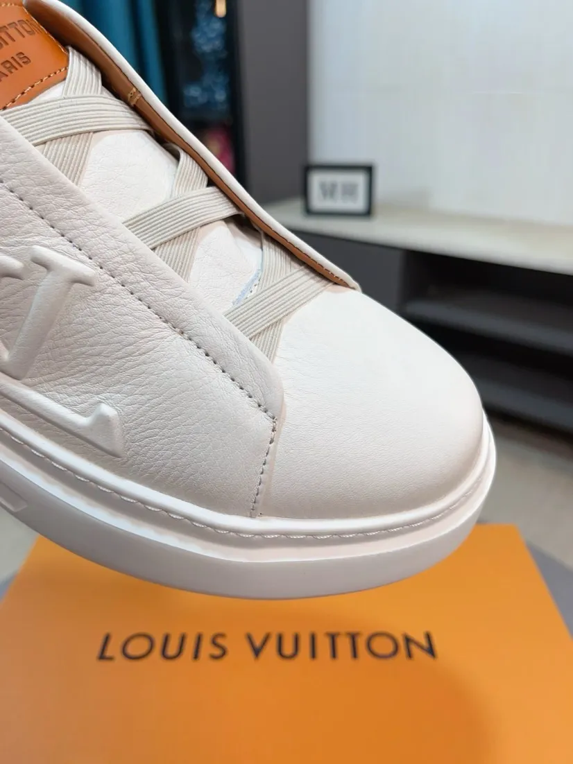 Men's men's shoes 💰480🌸🌸 LV styles are novel and fashionable, and the uppers are made of imported cowhide + LV special materials! Super trendy design! It’s eye-catching! The leather is soft, delicate, shiny and translucent, showing the ultimate hand-made craftsmanship. The leather lining and upper foot are soft, comfortable and breathable! Size: 38-44